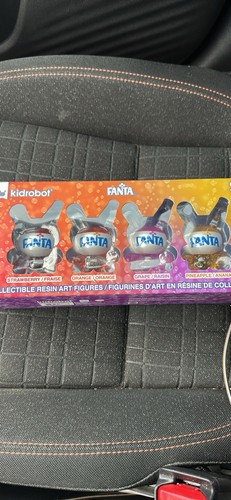 Kidrobot fanta dunny - fanta,