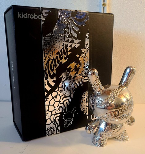 New money metal dunny - metal, by